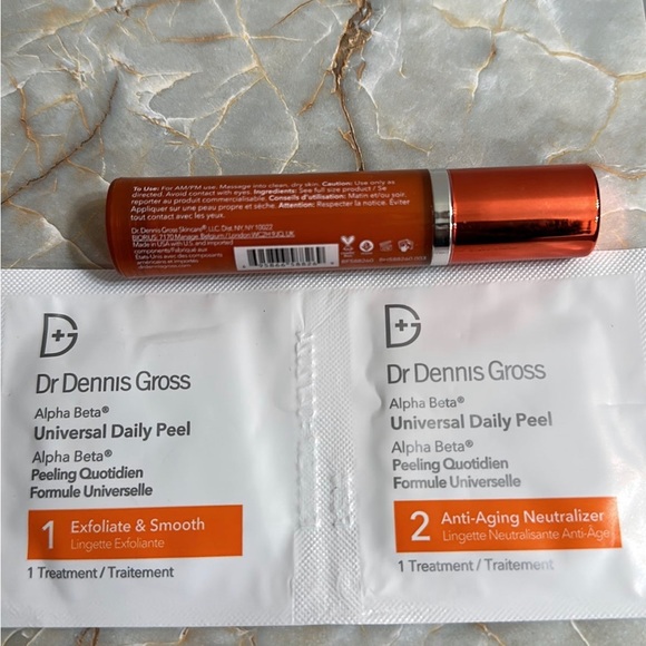 Dr. Dennis Gross Skincare Vitamin C Lactic Oil-Free Radiant Moisturizer and Peel - Picture 2 of 3